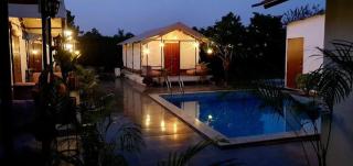 Luxury Farmhouse in Chhatarpur with Pool - New Delhi - 9