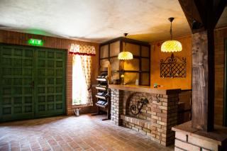Country Court - Curteni - 1