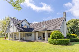 Matangi Manor, 9 bedroom home in park-like grounds - 7