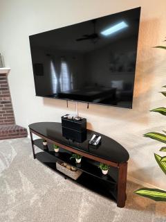 Family Fun! Sleeps 8, King Bed, 2 Queens, and Sofa Bed, Games - in Rogers - Rogers - 7