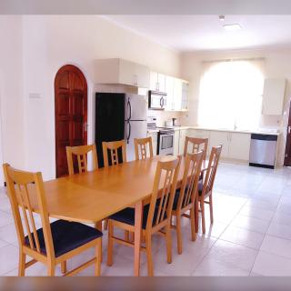 Paramaribo Villa Near Vibrant District incl Kitchen Household Service - 9