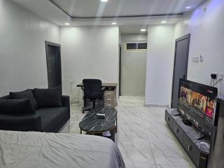 Hen-Cap Apartment Services - Agege - 6