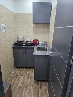 Hen-Cap Apartment Services - Agege - 4