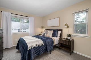 Chic Remodeled Retreat Near EMU- Easy Commute apts - Ypsilanti - 2