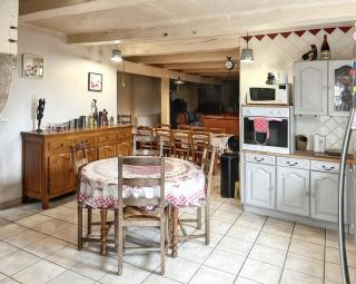 Maison de campagne spacieuse à Chastreix avec cheminée - Chastreix - 6