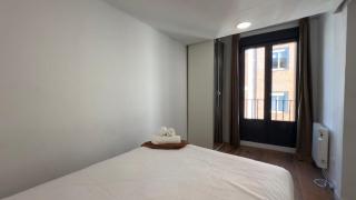 Central and Cozy in Madrid 3D - 5