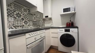 Central and Cozy in Madrid 3D - 4