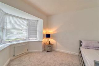 Upper Avenue Gem - Kirby Cross - 3