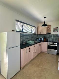 Stylish Cottage on secure estate - 9