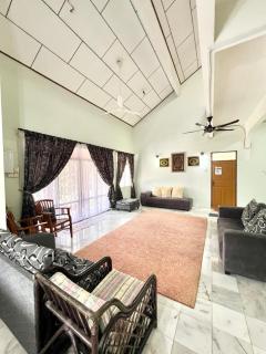 Teratai Homestay Batu Buruk - 5