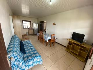 Casa de praia na beira do mar, 3 quartos e garagem - Torres - 1
