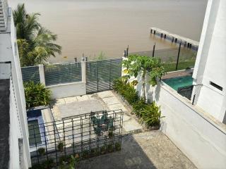 Citi breeze appartment - 1