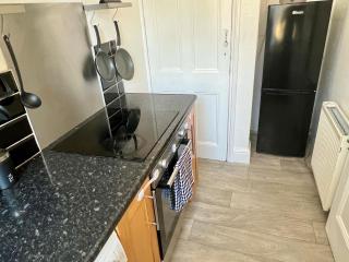 Central Halifax Work & Retreat Base - Two bedroom house - sleeps up to 4 - free parking and internet - 4