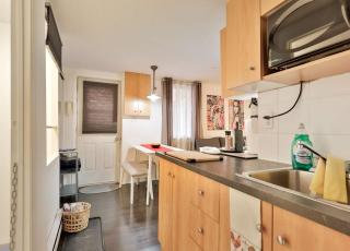 100 METERS to METRO - Montcalm APARTMENTS - Montreal - 1