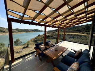 Meria Life Stone House with Lake View in Nature - Seferihisar - 2
