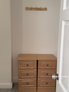 3 Bedroom Terraced Home - Nottingham - 4