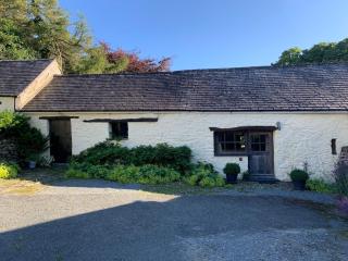 Glovers cottage private hot tub and super king - Llanrhystyd - 9