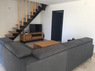 Maison avec vue et sa piscine chauffée privative - Bessas - 4