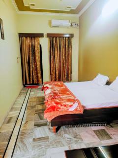 Shantiniketan 4BHK Comfortable Family Stay in Ayodhya - Ayodhya - 8