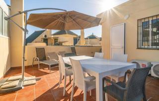 3 Bedroom Beautiful Apartment In Torrox - Torrox - 4