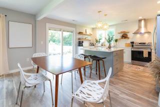 Chic Creekside Bungalow at The Dogwood - Maggie Valley - 7