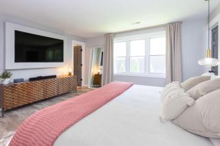 Chic Creekside Bungalow at The Dogwood - Maggie Valley - 4