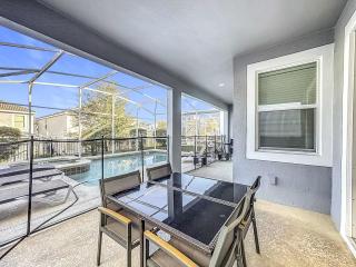 Lovely Hideway for Family with Private Pool & Waterpark - 2