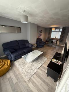 Families and Contractors Dudley DY1 - - 4