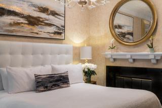 Chateau Inn and Suites - 9