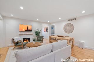 Gorgeous Cottage Steps from Beach, Hot Tub, Arcade, Coffee Bars - 0