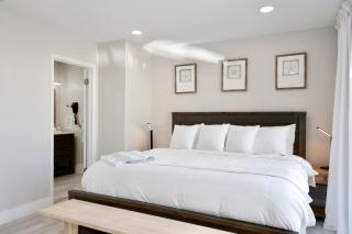 ZEN BEACH RETREAT - OCEAN VIEW TOWNHOUSE -No Drive Beach - 6