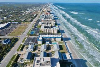 ZEN BEACH RETREAT - OCEAN VIEW TOWNHOUSE -No Drive Beach - New Smyrna Beach - 1