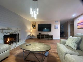 Unique 7bedroom-3bath sleeps 14 - 0