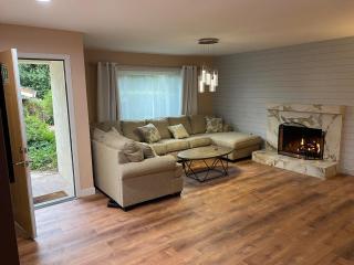 Unique 7bedroom-3bath sleeps 14 - 2