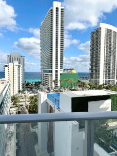 Corner Modern Ocean View Low Floor - Hollywood - 9