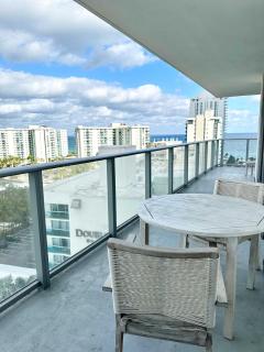 Corner Modern Ocean View Low Floor - Hollywood - 5
