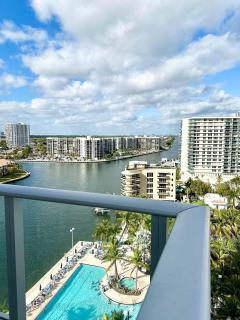 Corner Modern Ocean View Low Floor - 8