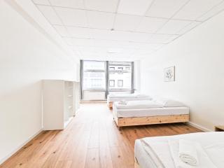RAJ Living - City Center Apartments with 5 Rooms - 10 Min Messe DUS - Düsseldorf - 4