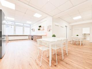 RAJ Living - City Center Apartments with 5 Rooms - 10 Min Messe DUS - Düsseldorf - 8