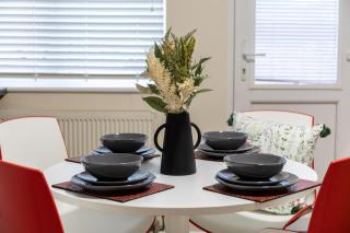 Edwards House, Sleeps 5 in 3 bedrooms, Bath Road, Cheltenham - Cheltenham - 8