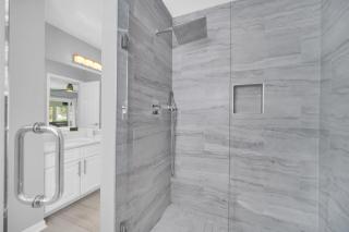 Waterfront 3Bed in The Villages - 4