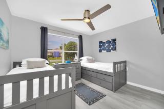 Waterfront 3Bed in The Villages - 1