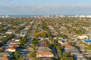 Luxe Home 1mile Vanderbilt Beach, Pool Spa BBQ - Naples - 5