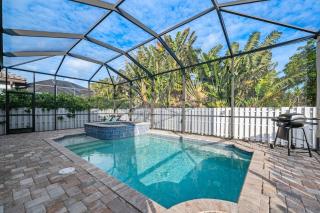 Luxe Home 1mile Vanderbilt Beach, Pool Spa BBQ - Naples - 3