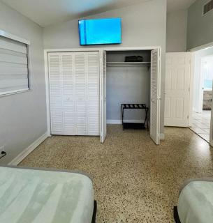 Modern Miami Oasis 3BR Near Wynwood & Beaches - Miami - 9