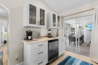 Casa Colada, A Modern 4-Bedroom Cape Coral Retreat - Cape Coral - 5