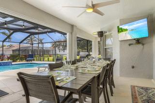 Casa Colada, A Modern 4-Bedroom Cape Coral Retreat - Cape Coral - 9