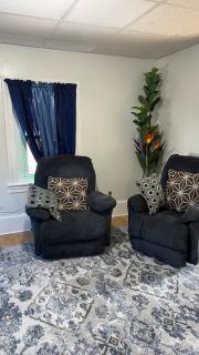 Fall River Stay Stylish 2BR Urban Haven Suite - 8