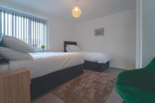 7 Bed House - Close to A46 - Warwick - 4