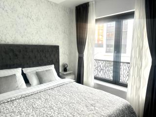 Serenity - Stylish studio apartment with Parking garage, Flex check in - 6